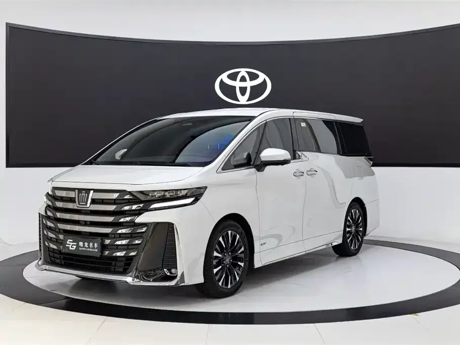 Toyota Vellfire — фото 1