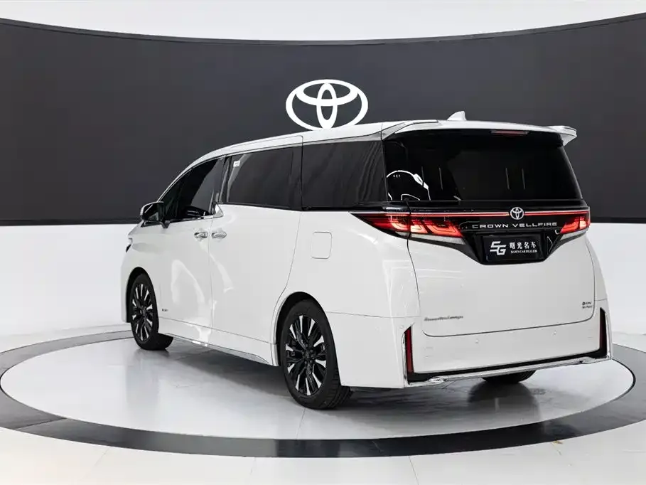 Toyota Vellfire — фото 8