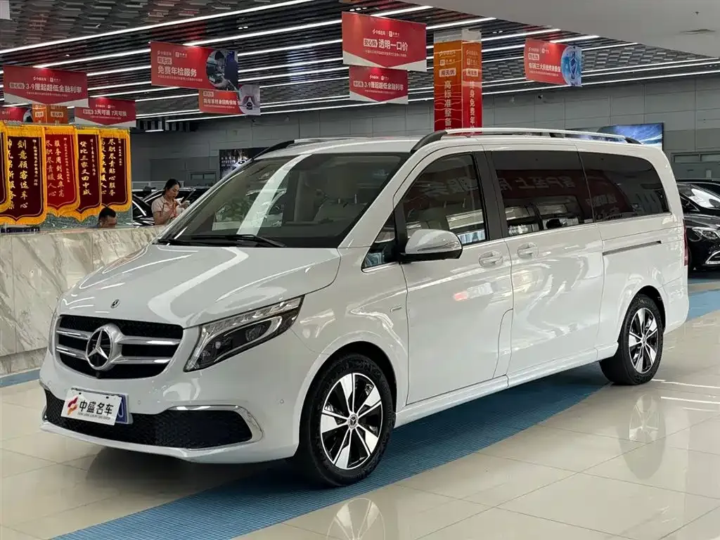 Mercedes-Benz V-Class — фото 1