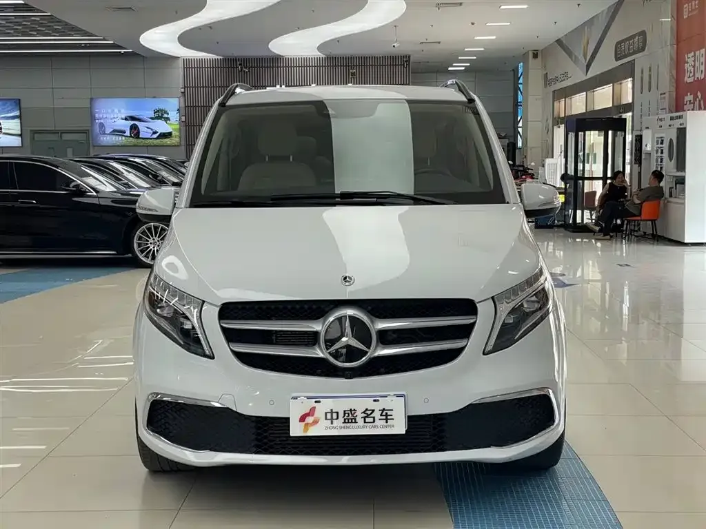 Mercedes-Benz V-Class — фото 10