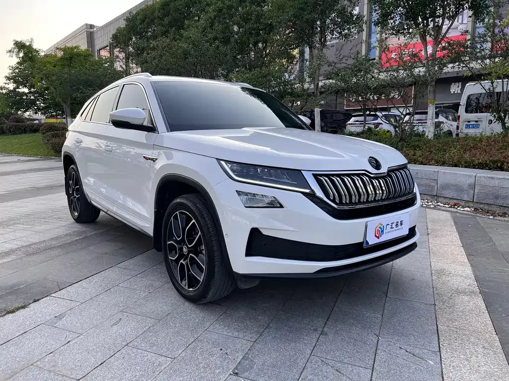 Skoda Kodiaq GT — фото 9
