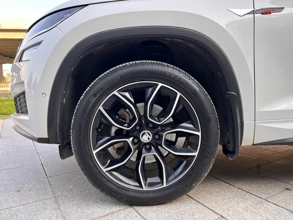Skoda Kodiaq GT — фото 5