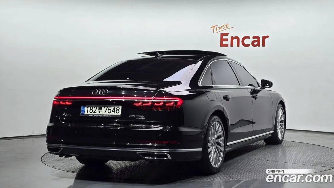 Audi A8 — фото 4
