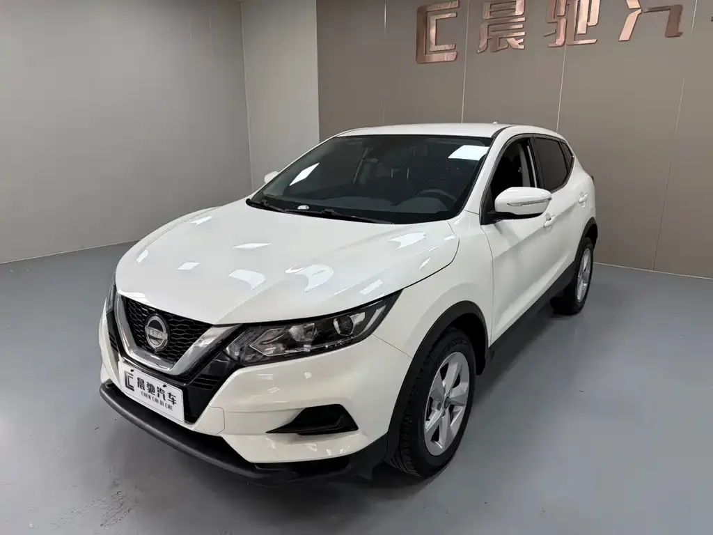 Nissan Qashqai — фото 1