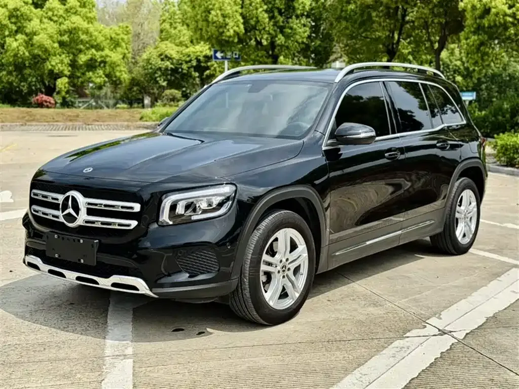 Mercedes-Benz GLB — фото 1