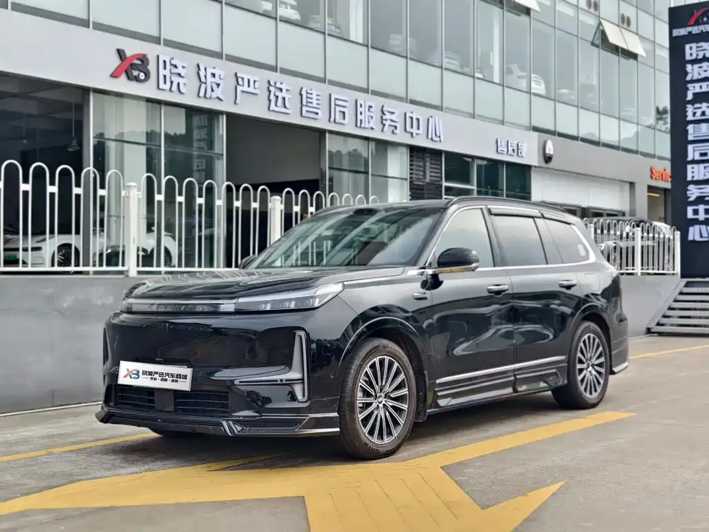 Geely Galaxy M9 — фото 1