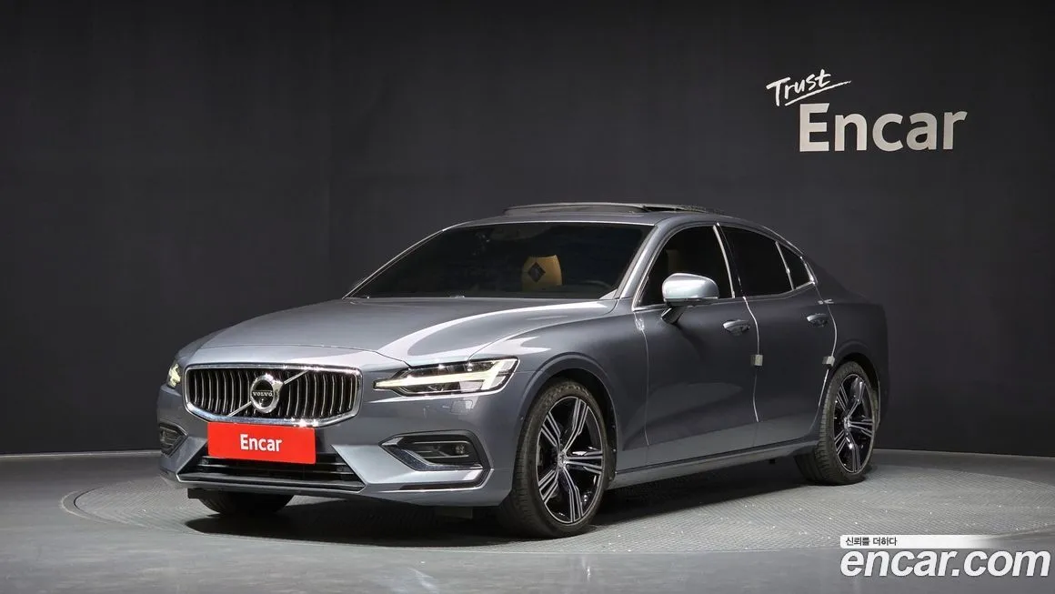 Volvo S60 — фото 1