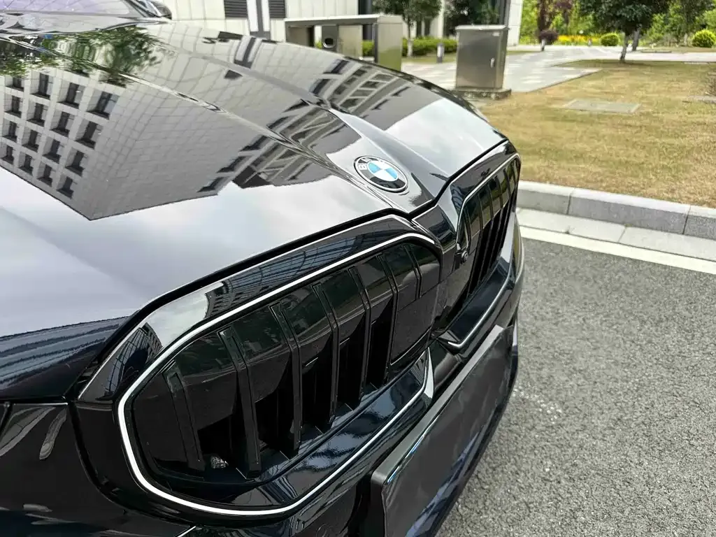 BMW 5 Series — фото 3