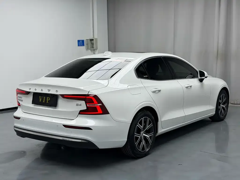 Volvo S60 — фото 4