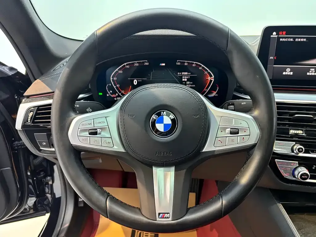BMW 5 Series — фото 9