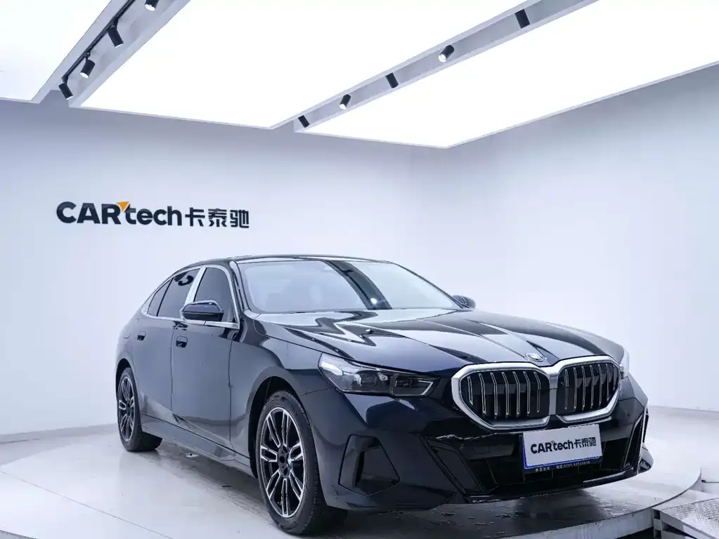 BMW 5 Series — фото 2
