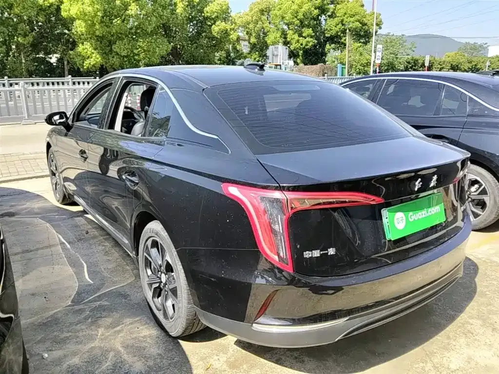 Hongqi E-QM5 — фото 10