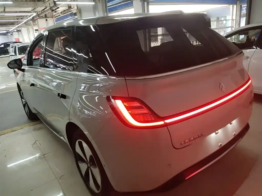 Baojun Yunduo — фото 10
