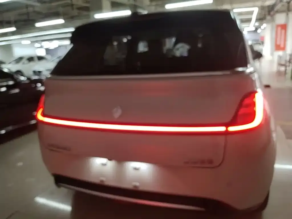 Baojun Yunduo — фото 4