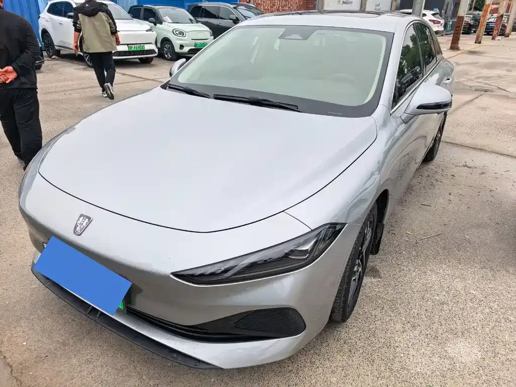 Roewe D7 — фото 1