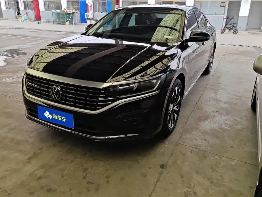 Volkswagen Passat — фото 1