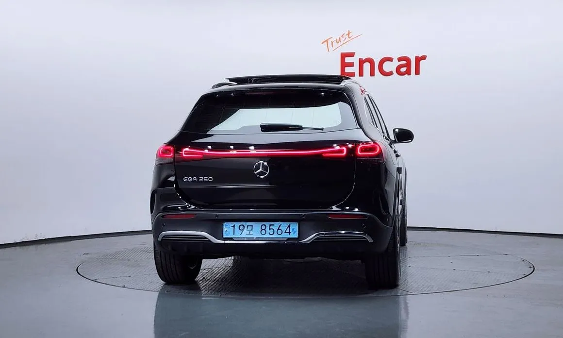 Mercedes-Benz EQA — фото 3
