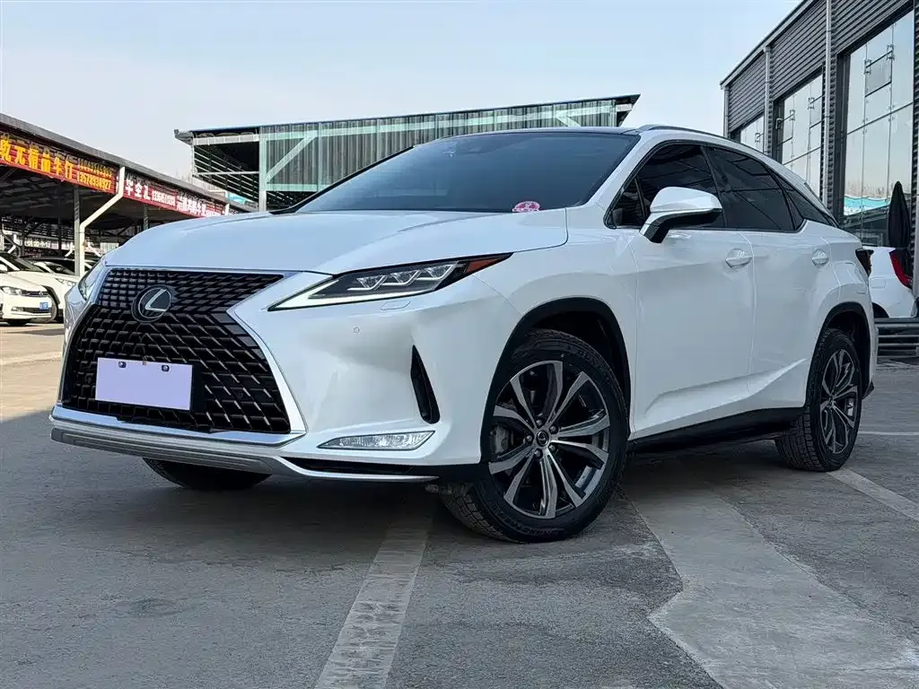 Lexus RX — фото 1
