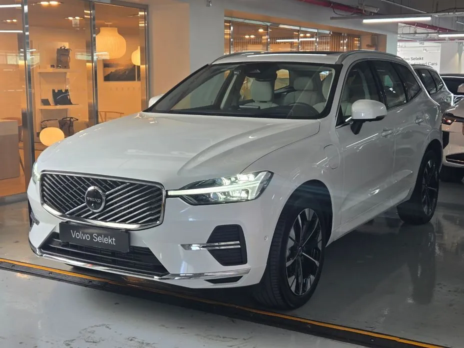 Volvo XC60 — фото 1
