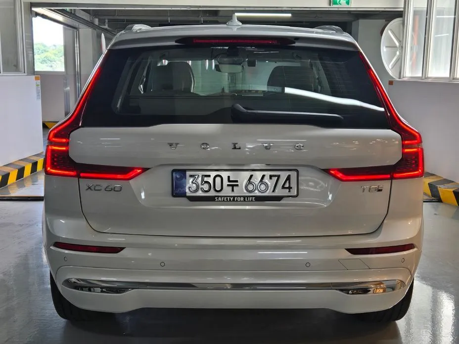 Volvo XC60 — фото 10