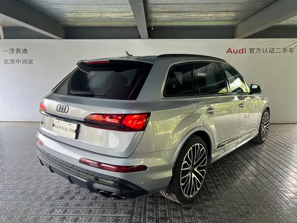 Audi SQ7 — фото 10
