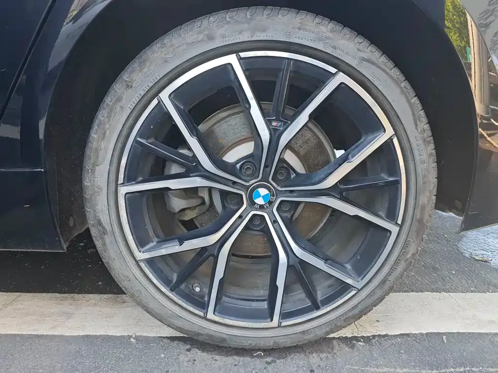 BMW 5 Series — фото 10