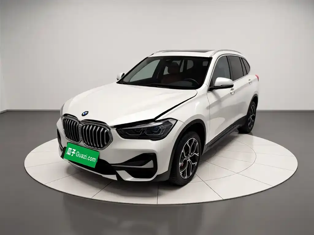 BMW X1 — фото 1