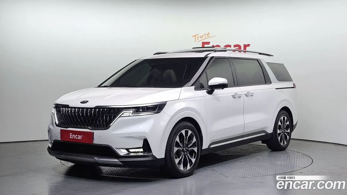 Kia Carnival — фото 1