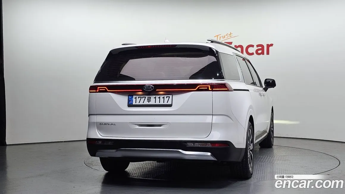 Kia Carnival — фото 2
