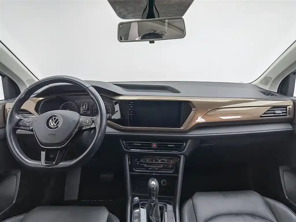 Volkswagen Tharu — фото 7