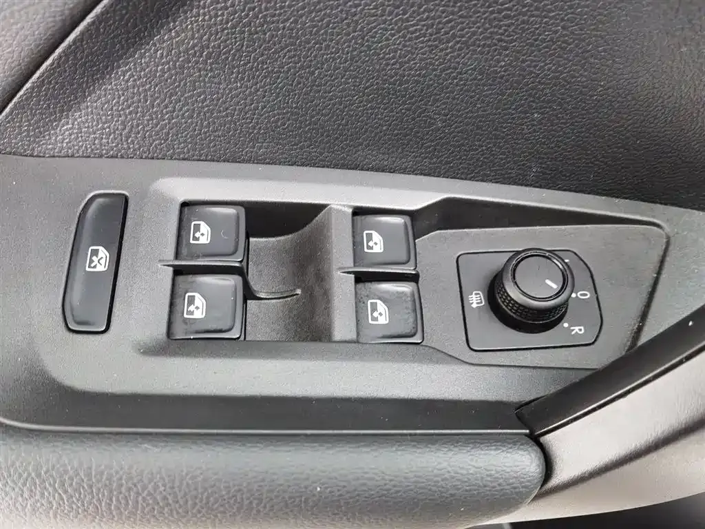 Volkswagen Tharu — фото 10