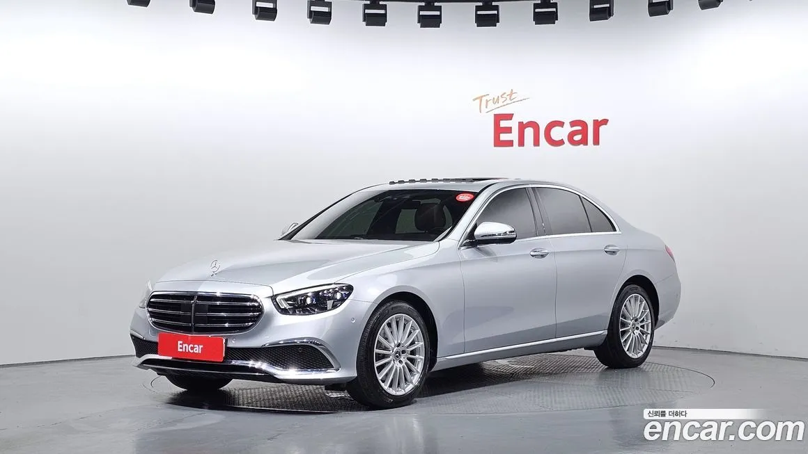 Mercedes-Benz E-Class — фото 1