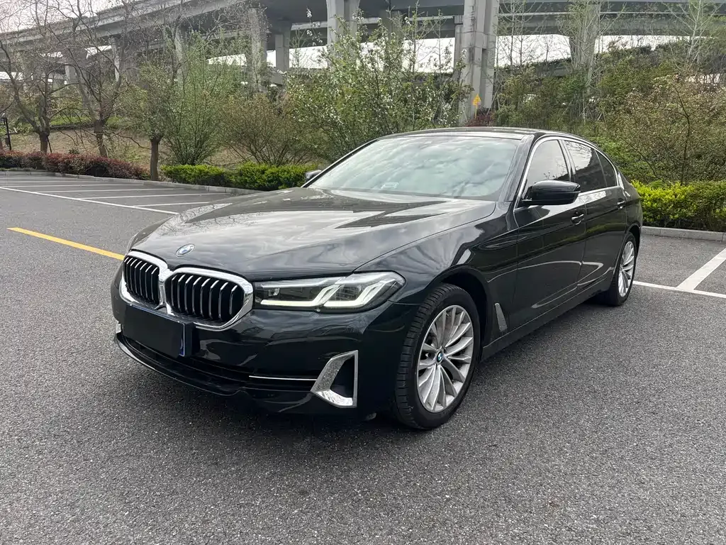 BMW 5 Series — фото 1