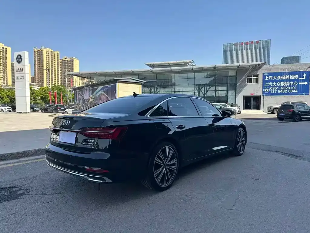 Audi A6L — фото 2