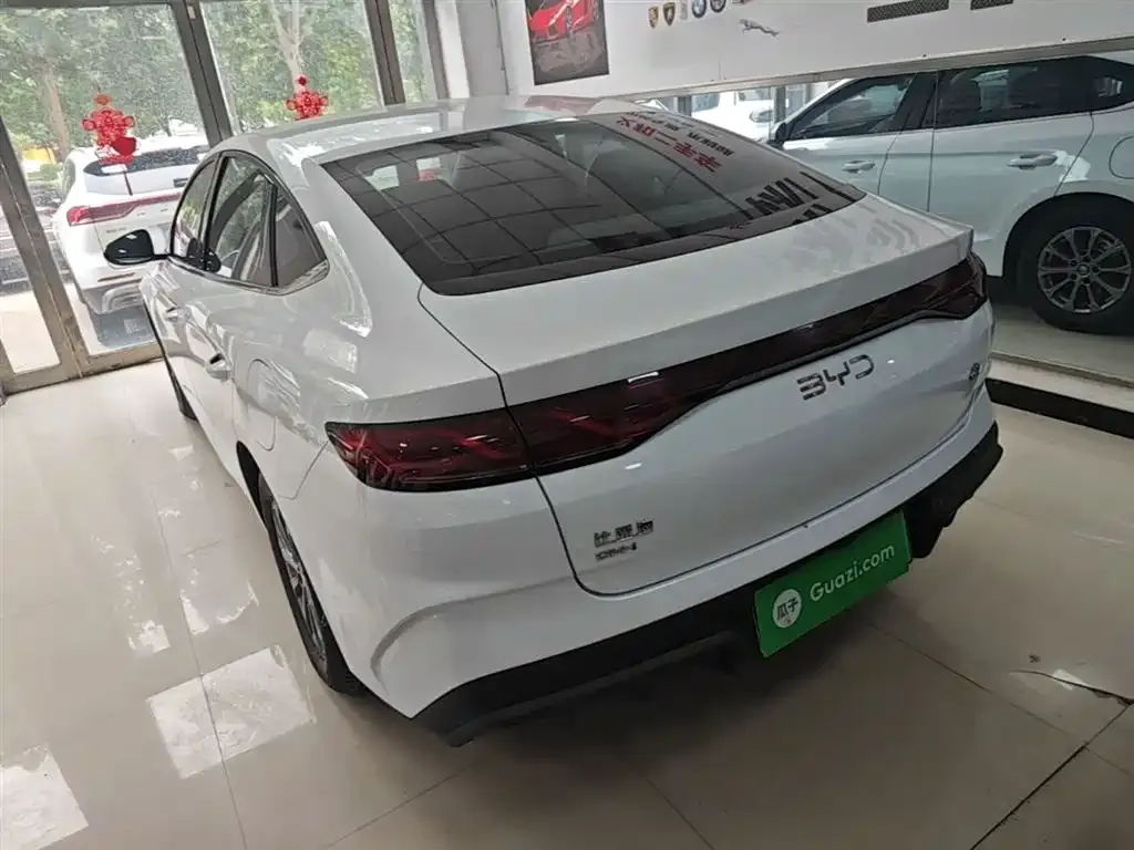 BYD Qin L — фото 8