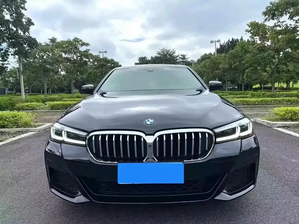 BMW 5 Series — фото 9