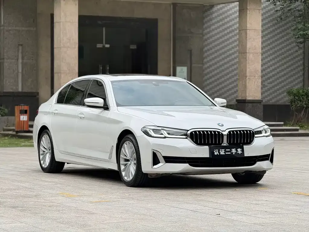 BMW 5 Series — фото 6
