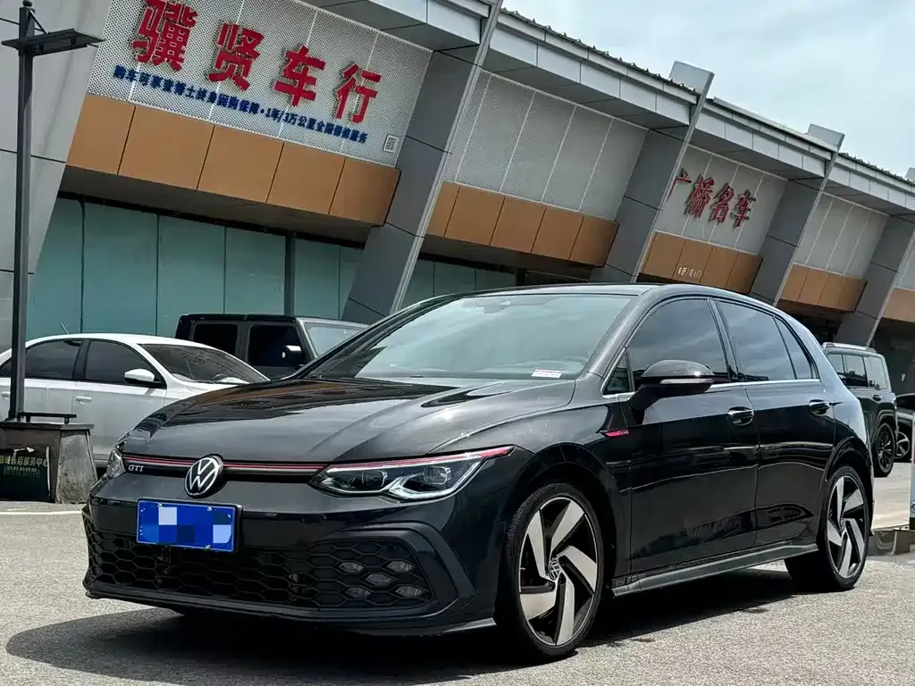 Volkswagen Golf GTI — фото 1