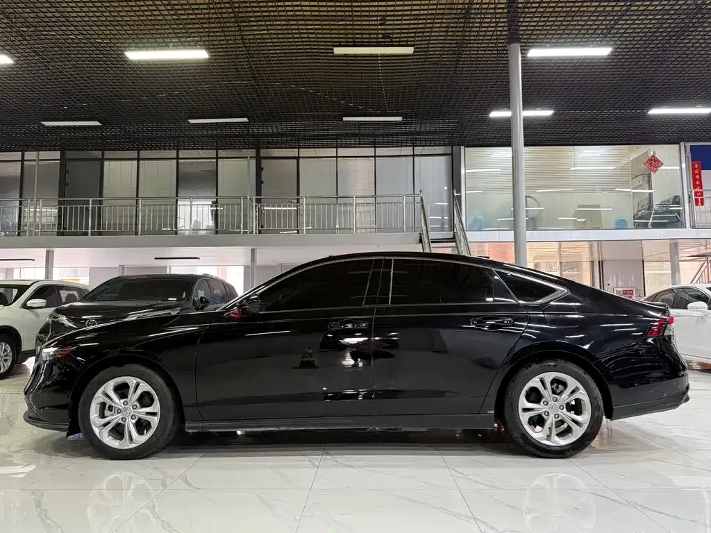 Honda Accord — фото 10