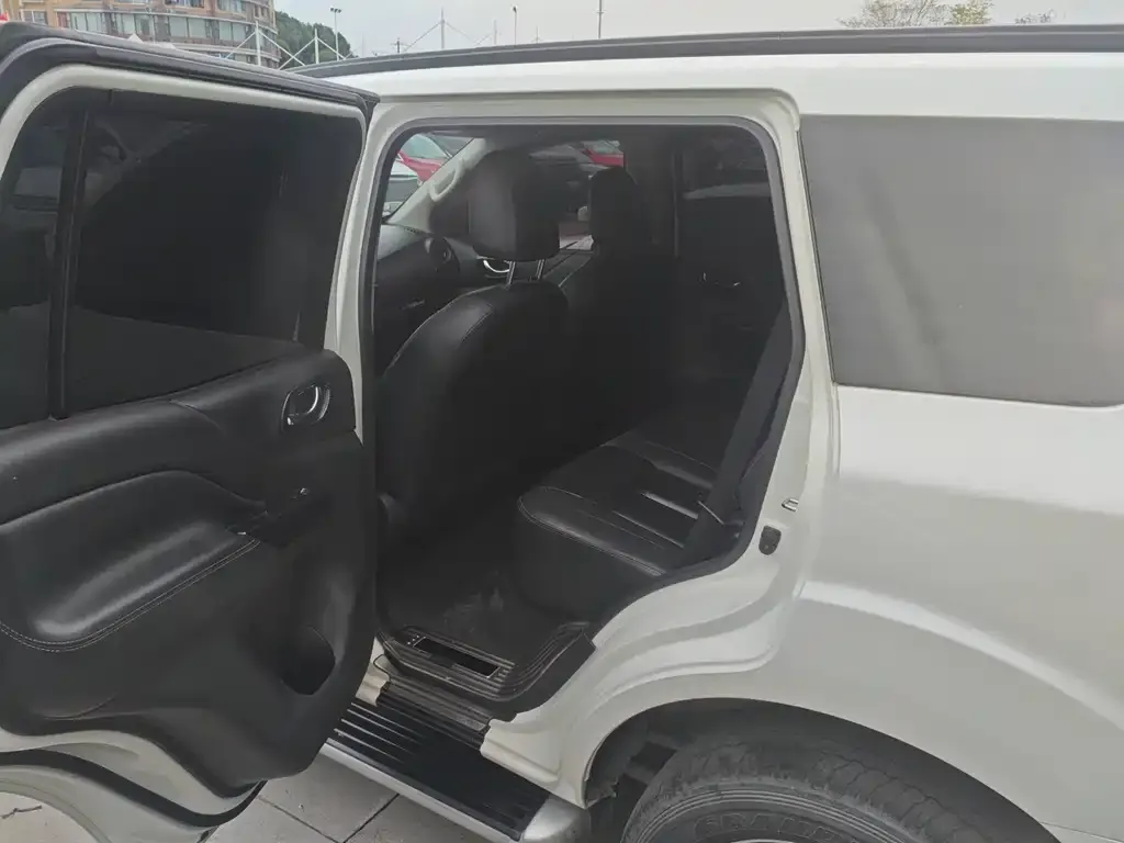 Nissan Terra — фото 2