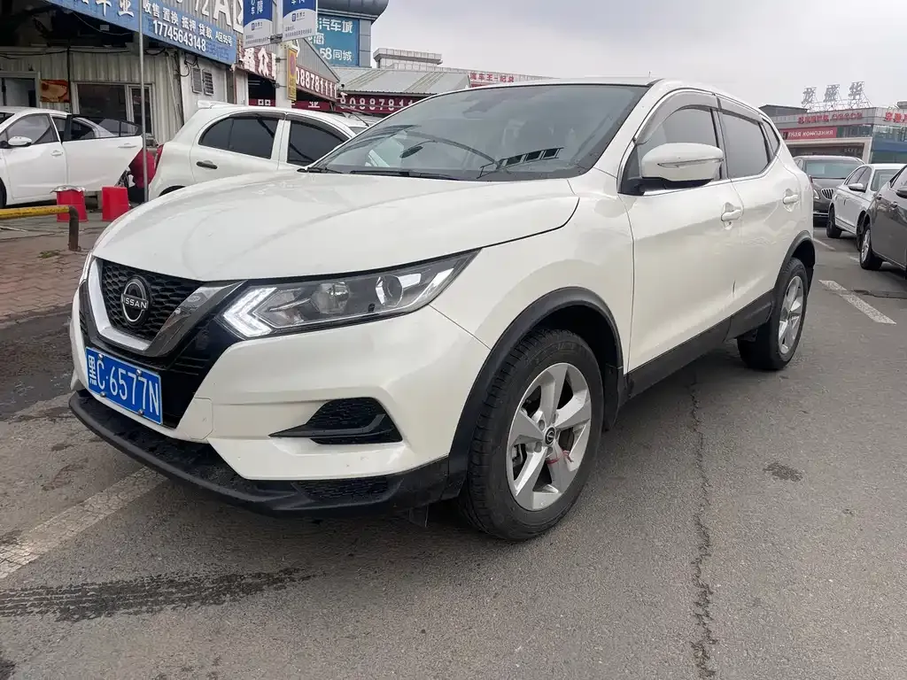 Nissan Qashqai — фото 9