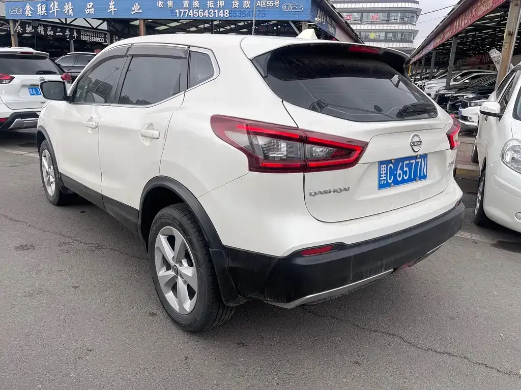 Nissan Qashqai — фото 10