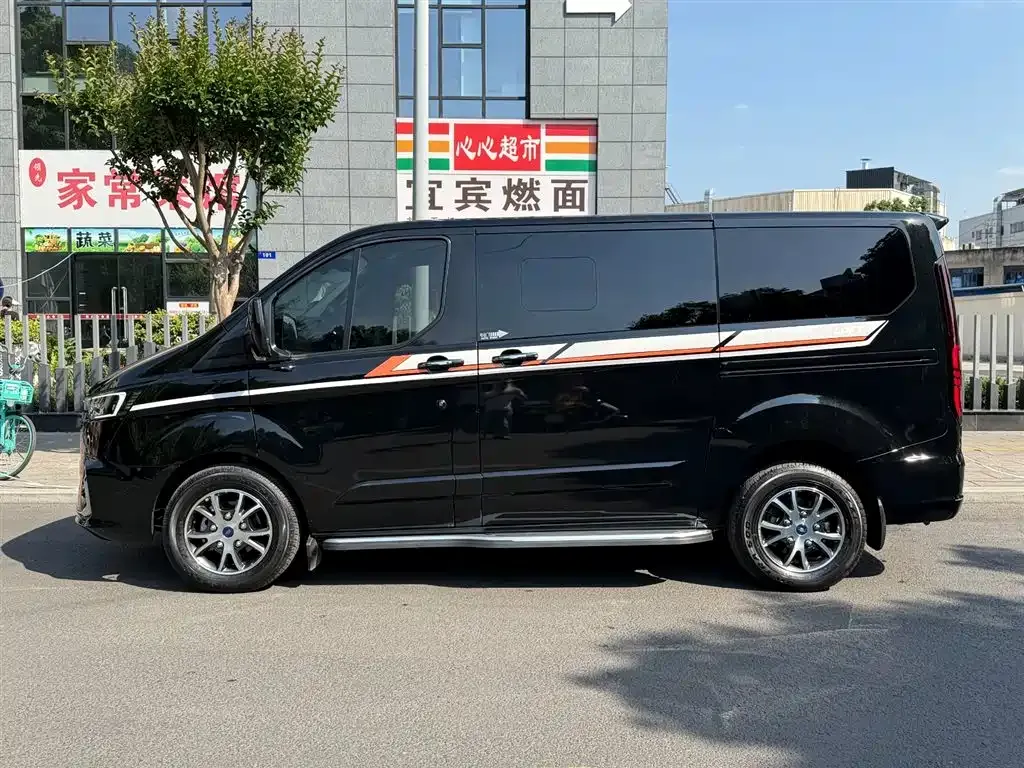 Ford Tourneo — фото 4