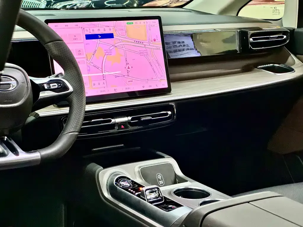 GAC Motor Trumpchi E8 — фото 3