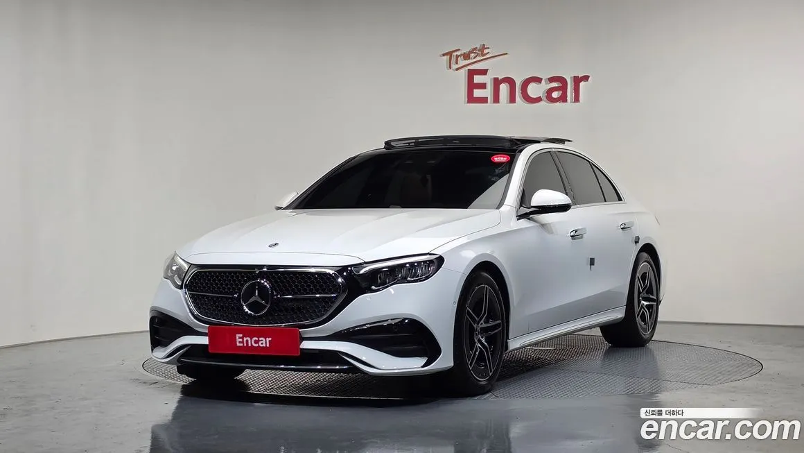 Mercedes-Benz E-Class — фото 1