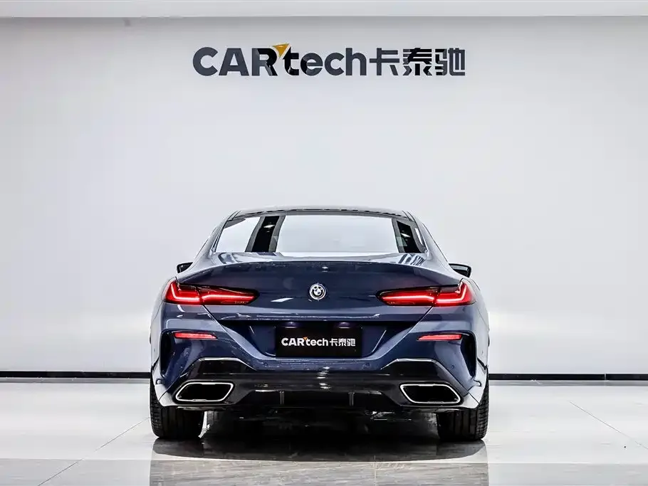 BMW 8 Series — фото 2