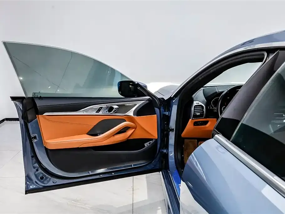 BMW 8 Series — фото 4