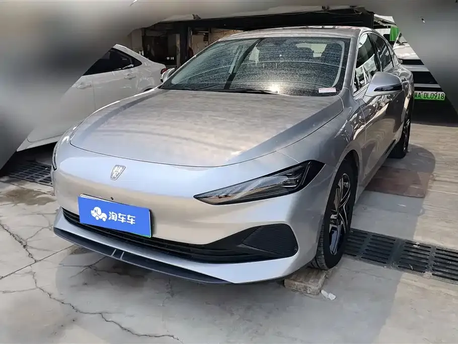 Roewe D7 — фото 1