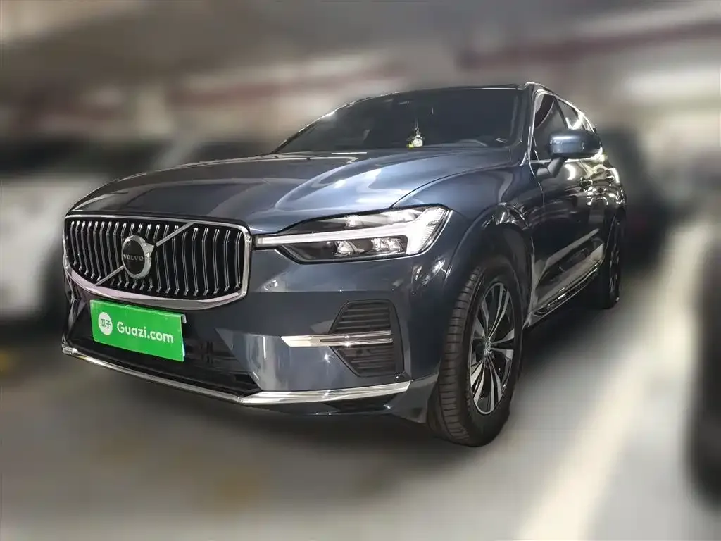 Volvo XC60 — фото 1