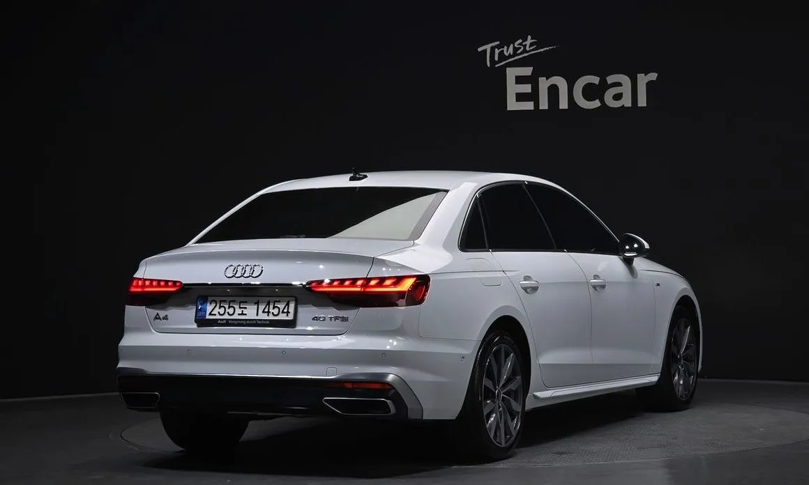 Audi A4 — фото 10